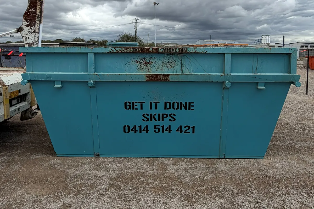 8 cubic metre skip bin